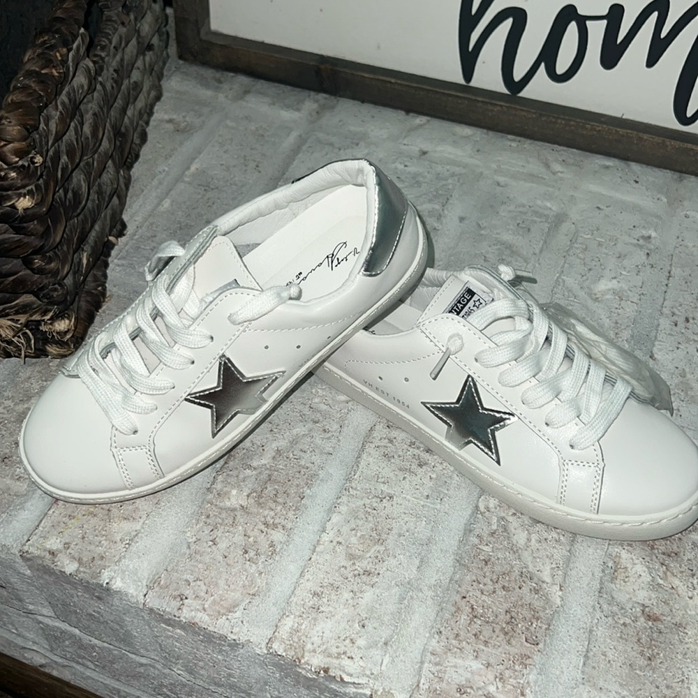 Brand new Vintage Havanas size 7